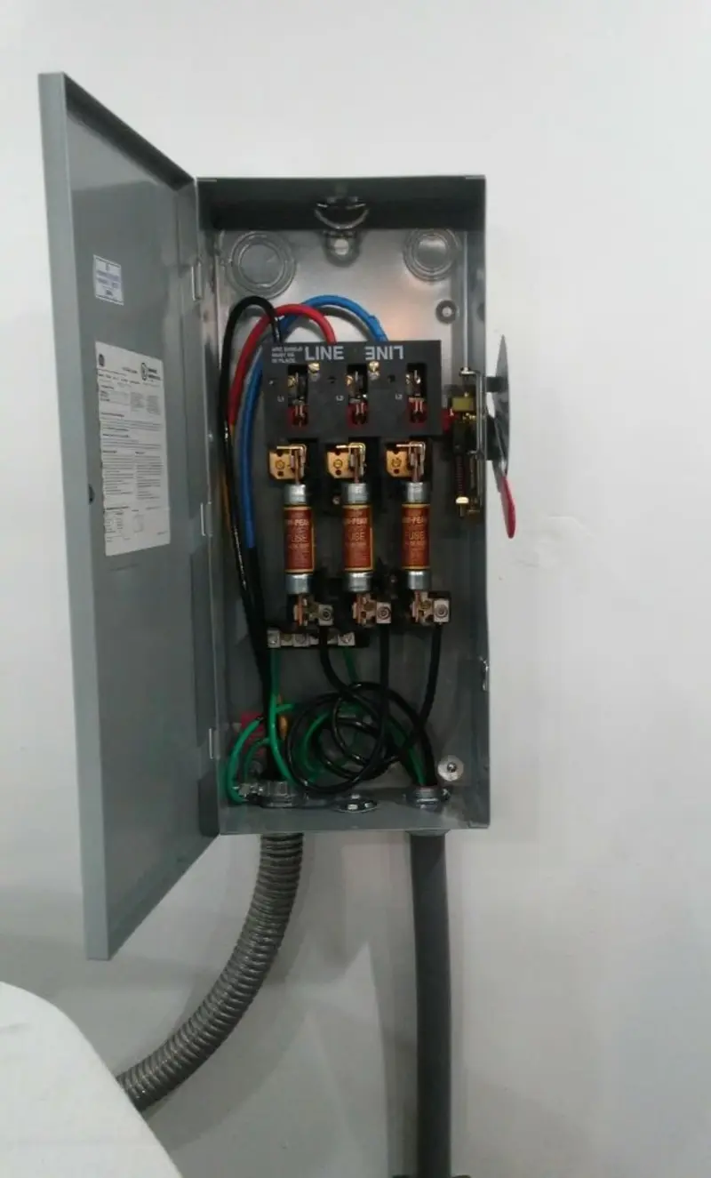 Three-phase disconnect switch installed for Smoke Detector Installation in Lansdowne